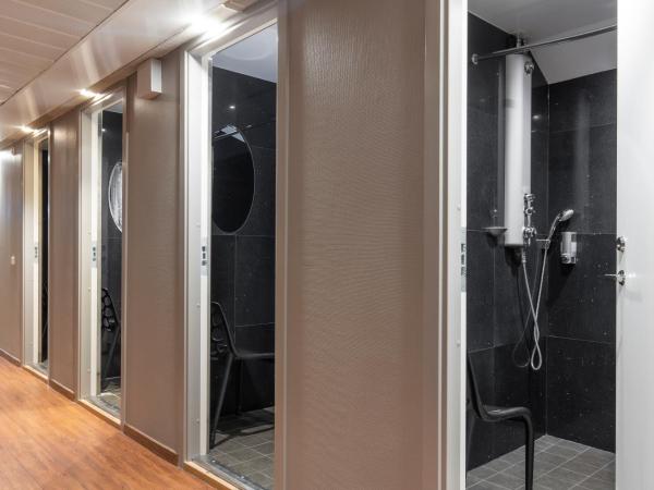 Göteborgs Mini-Hotel : photo 3 de la chambre chambre double/lits jumeaux avec salle de bains commune