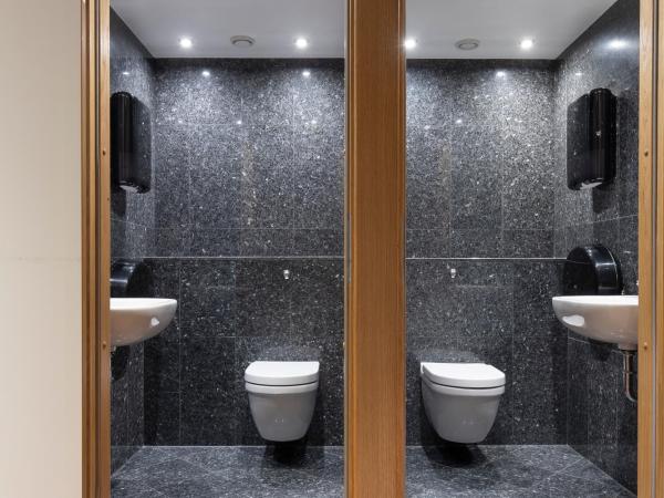 Göteborgs Mini-Hotel : photo 4 de la chambre chambre double/lits jumeaux avec salle de bains commune