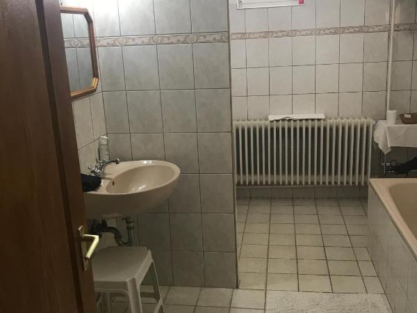 Hív-Lak Apartman : photo 10 de la chambre chambre familiale avec salle de bains privative