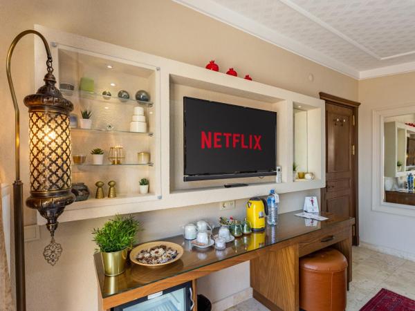 Best Point Hotel-Old City Sultanahmet : photo 3 de la chambre suite 2 chambres avec terrasse privée et hammam - vue sur mer