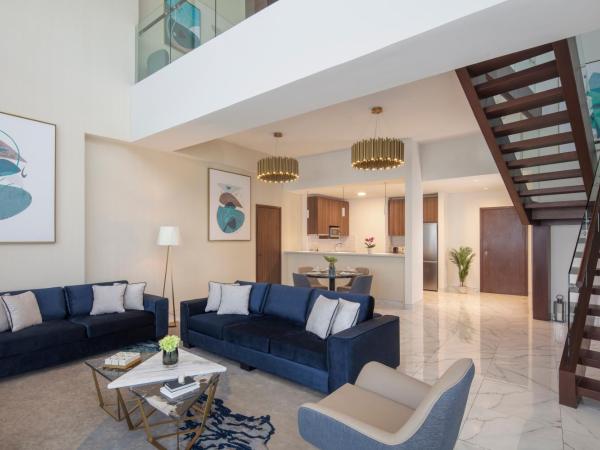 Avani Plus Palm View Dubai Hotel & Suites : photo 6 de la chambre appartement en duplex supérieur