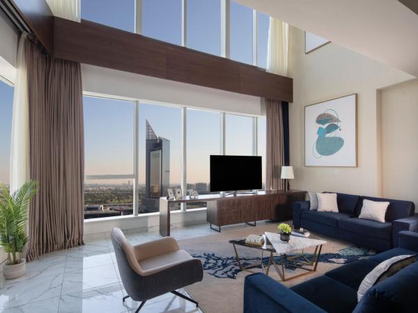 Avani Plus Palm View Dubai Hotel & Suites : photo 2 de la chambre appartement en duplex supérieur