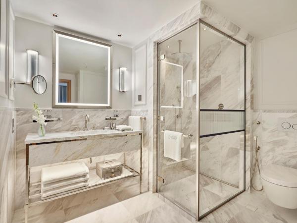 Jumeirah Carlton Tower London : photo 4 de la chambre suite de luxe avec balcon et jardin - accès exclusif aux jardins privés cadogan gardens