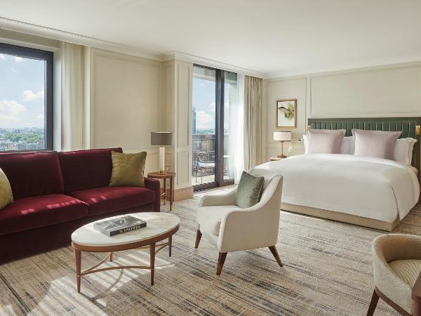 Jumeirah Carlton Tower London : photo 1 de la chambre suite junior avec accès exclusif aux jardins privés cadogan gardens - vue sur ville