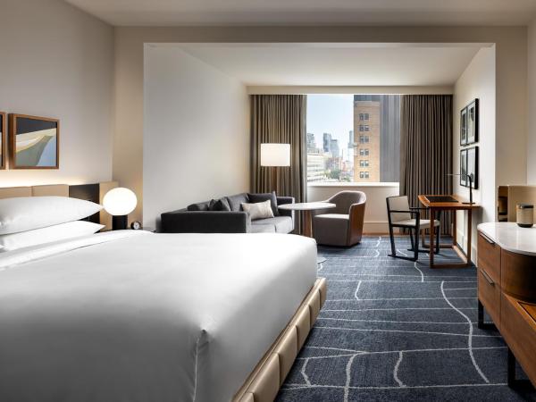Park Hyatt Toronto : photo 2 de la chambre chambre lit king-size deluxe