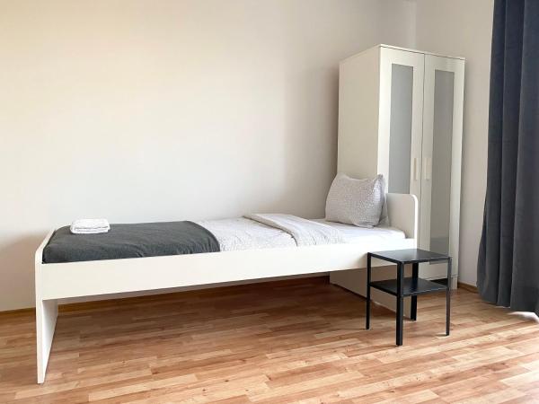 Pokoje Rezydencja Parysa : photo 7 de la chambre chambre triple basique avec salle de bains commune