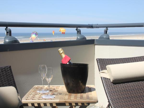 The Originals Boutique, Hôtel Neptune, Berck-sur-Mer : photo 9 de la chambre chambre double supérieure - vue sur mer