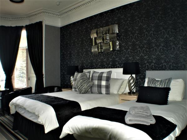 Vaila Guest House : photo 1 de la chambre chambre double ou lits jumeaux supérieure avec vue sur ville
