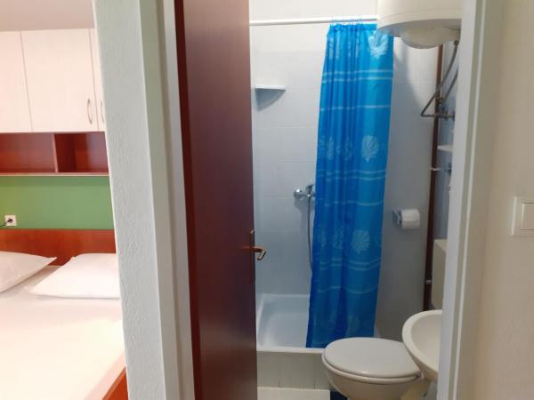 Guest House Damir : photo 4 de la chambre chambre double confort avec balcon