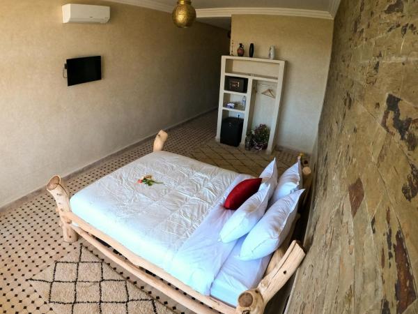 kasbah yu palace : photo 3 de la chambre chambre double - vue sur piscine