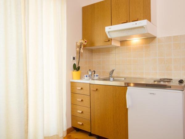 Villa Sveta Eufemija - Bed and breakfast : photo 5 de la chambre studio avec balcon