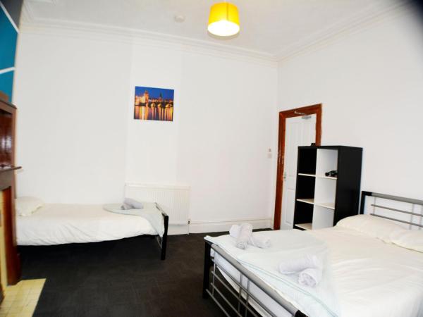 Old Swan Guest House : photo 2 de la chambre chambre double avec lit d'appoint