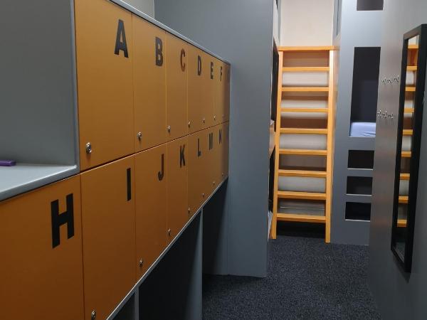 Birmingham Central Backpackers : photo 2 de la chambre bed in 15 bed mixed dormitory 