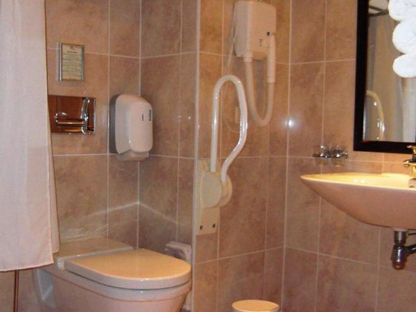 Golden Tulip Hotel de' Medici : photo 5 de la chambre chambre lits jumeaux pour personnes à mobilité réduite