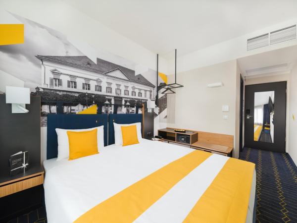 D8 Hotel : photo 2 de la chambre chambre standard lit queen-size