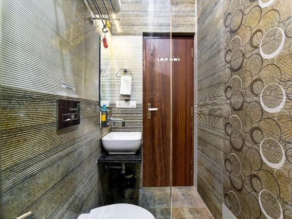 FabHotel The Castle Homestay : photo 5 de la chambre chambre deluxe