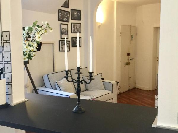 Entire flat with 6 Rooms & 6 Bathrooms, 210 SQMs at Most Historical Center with LIFT !!! : photo 6 de la chambre chambre double deluxe