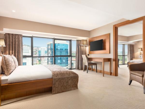 Days Hotel by Wyndham Istanbul Maltepe : photo 4 de la chambre suite familiale avec 2 lits doubles