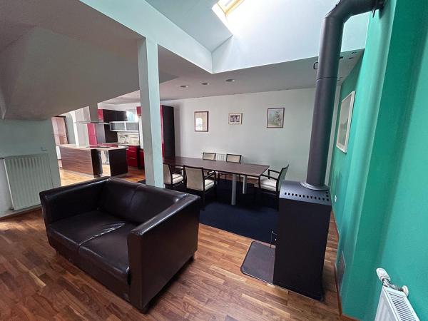 Metro Apartments Vienna : photo 1 de la chambre appartement avec balcon