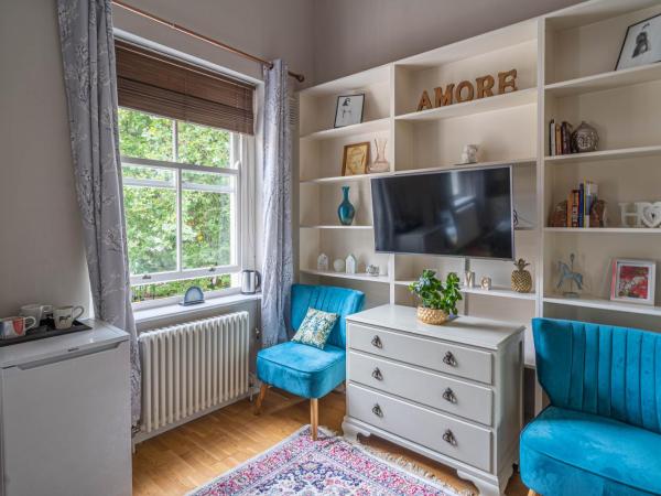 House close to kings cross : photo 5 de la chambre chambre double standard avec salle de bains privative