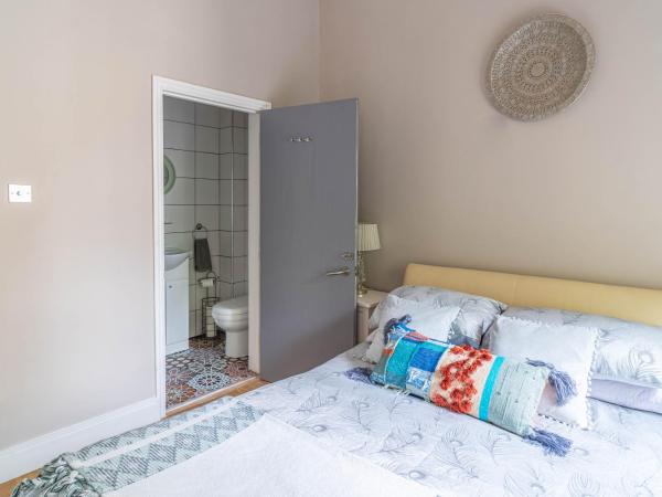 House close to kings cross : photo 10 de la chambre chambre double standard avec salle de bains privative