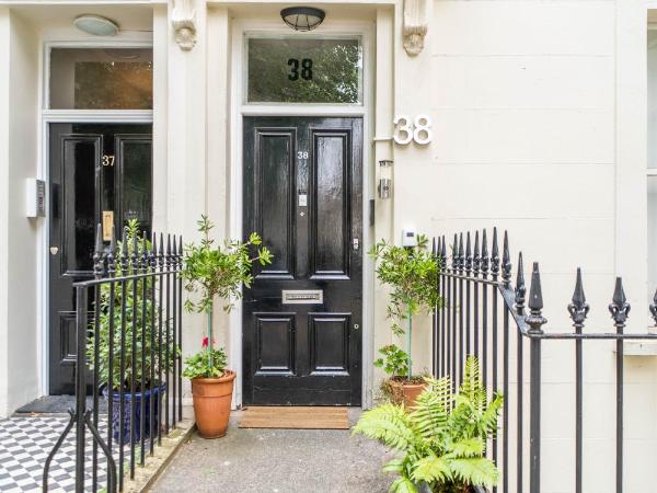 House close to kings cross : photo 8 de la chambre chambre double standard avec salle de bains et toilettes communes