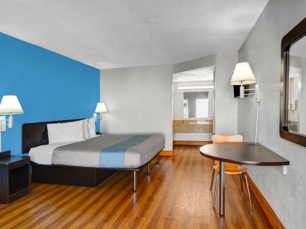 Motel 6-Atlanta, GA : photo 1 de la chambre chambre lit king-size - non-fumeurs