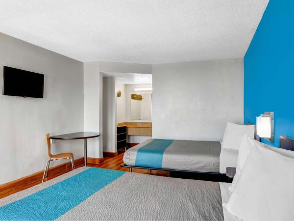 Motel 6-Atlanta, GA : photo 3 de la chambre chambre quadruple - non-fumeurs