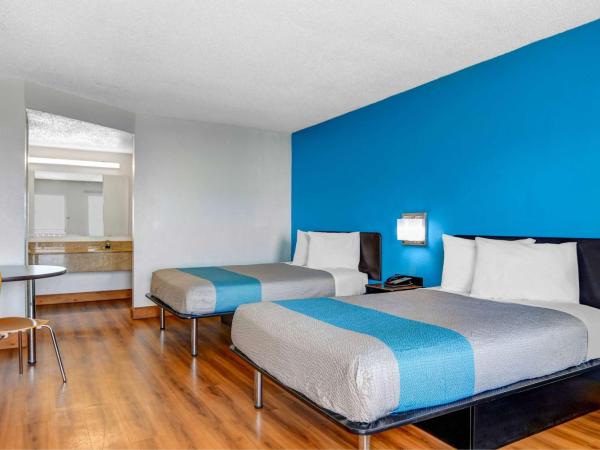 Motel 6-Atlanta, GA : photo 2 de la chambre chambre quadruple - non-fumeurs