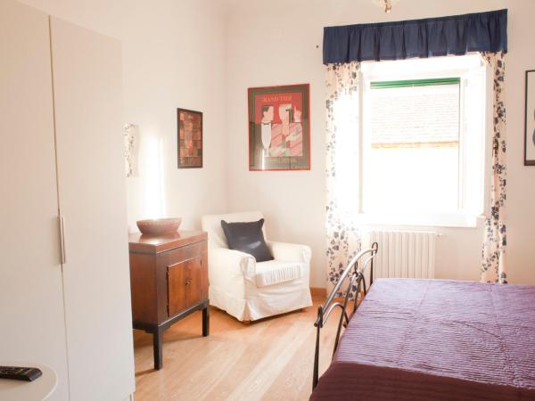 Maison Dei Miracoli : photo 5 de la chambre appartement avec terrasse