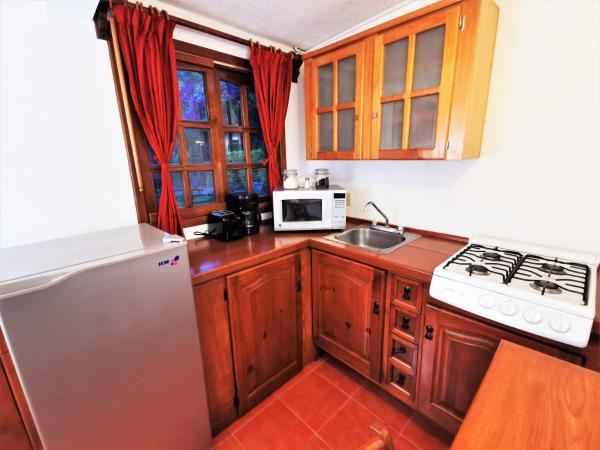 Hotel Casa de la Tía Tere : photo 3 de la chambre bungalow avec lit king-size