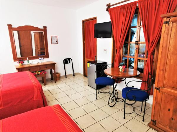 Hotel Casa de la Tía Tere : photo 3 de la chambre chambre double avec 2 lits doubles