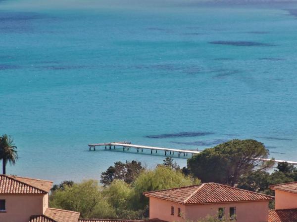 Residence Bellavista à Santa Giulia, proche de la plage et vue mer : photo 9 de la chambre villa 1 chambre avec vue sur la mer