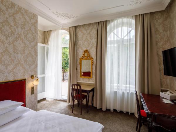 Villa Basileia Riverside : photo 9 de la chambre chambre double supérieure avec terrasse