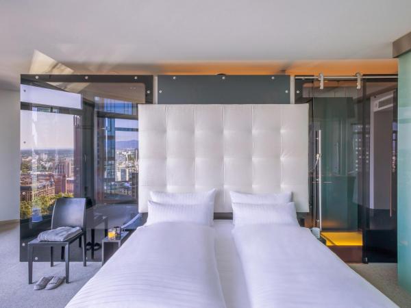 INNSiDE by Meliá Frankfurt Eurotheum : photo 1 de la chambre condo skyline