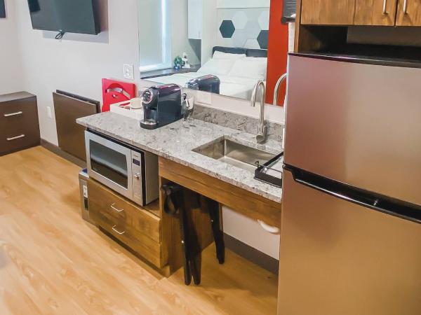 The Urban : photo 3 de la chambre chambre lit queen-size - accessible aux personnes à mobilité réduite