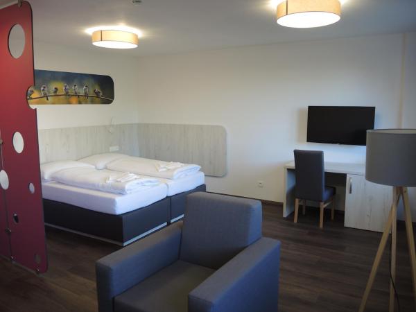 Hotel Garni VŠB : photo 10 de la chambre chambre familiale