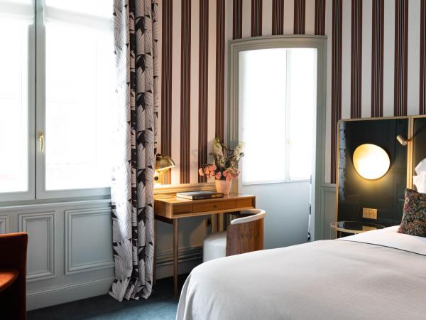 Grand Powers Hotel : photo 2 de la chambre suite salon