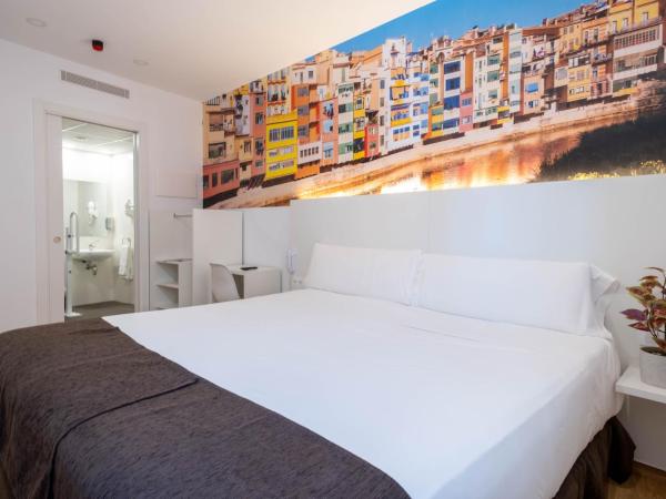 Hotel BESTPRICE Girona : photo 4 de la chambre chambre deluxe double ou lits jumeaux