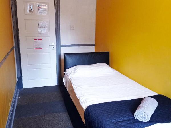 Gorton Mount Hotel Manchester : photo 3 de la chambre chambre simple Économique avec salle de bains commune