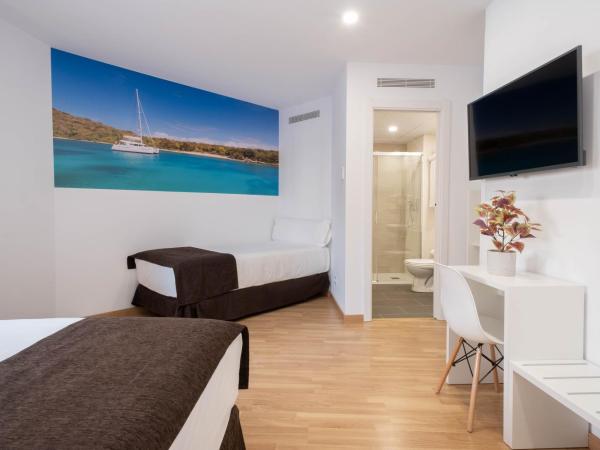 Hotel BESTPRICE Girona : photo 2 de la chambre chambre triple deluxe