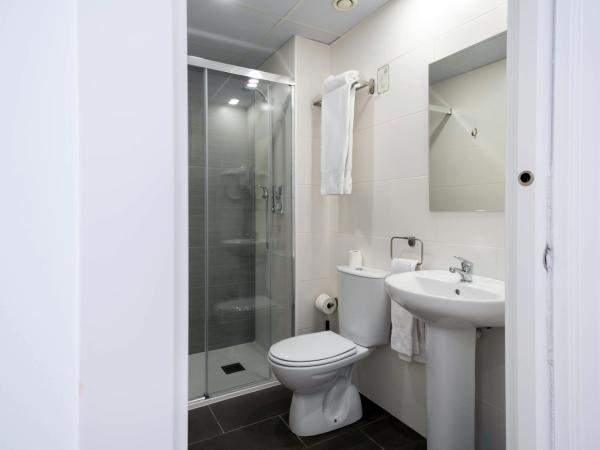 Hotel BESTPRICE Girona : photo 3 de la chambre chambre triple deluxe