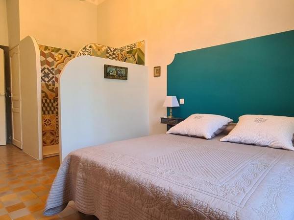 Chambres d'hotes le Domaine de Romanil : photo 2 de la chambre chambre lit queen-size