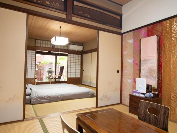 Hostel Ayame : photo 2 de la chambre chambre de style japonais avec salle de bains privative - vue sur jardin - rez-de-chaussée