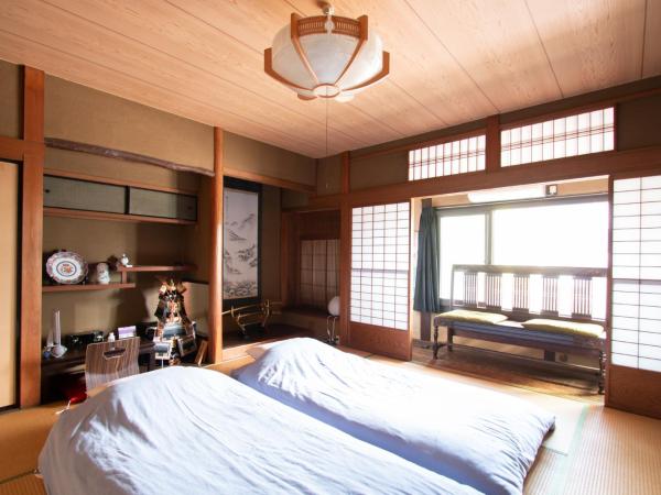 Hostel Ayame : photo 9 de la chambre chambre de style japonais avec salle de bains privative - vue sur ville - deuxième Étage