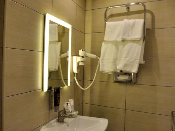 City Pension Stephansplatz I Self Check In : photo 6 de la chambre petite chambre double