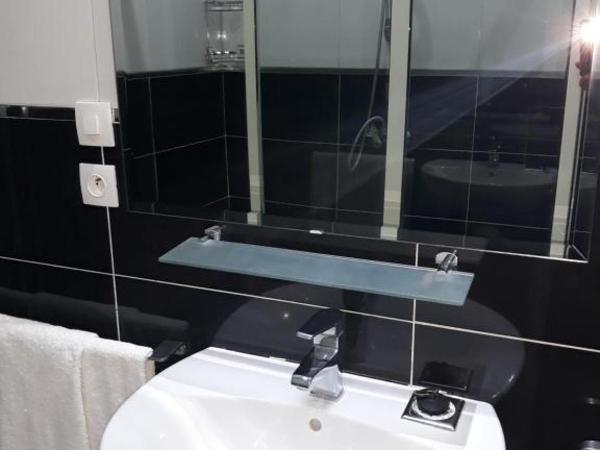 Amor Hotel : photo 3 de la chambre chambre lits jumeaux deluxe