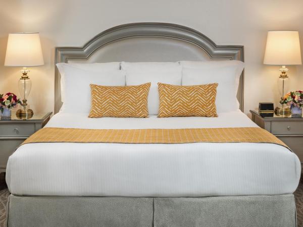 Warwick Melrose Hotel : photo 3 de la chambre chambre lit king-size classique