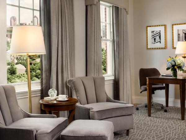 Warwick Melrose Hotel : photo 4 de la chambre chambre lit king-size deluxe