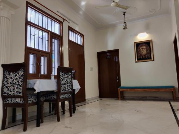 The Karauli Villa by Le Pension Stays : photo 8 de la chambre villa supérieure